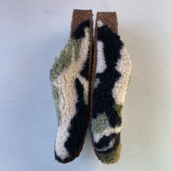 Steve Madden Green and Black Camo Mules - Picture 6 of 10